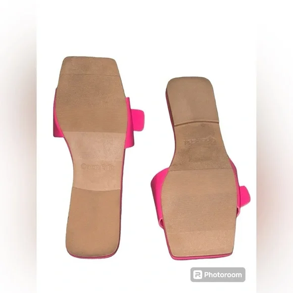 OPEN EDIT Women’s Pink Flat Slide Sandals With Silver Tone Buckle Size 7M - Picture 3 of 4